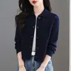 26 Jaqueta Cardigan Curta de Tricô com Lapela Moda Nova Casual Versátil Redutora de Idade Peça de Roupa Externa Solta Estilosa Top Feminino