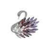 Broche de Cisne Animal Exquisito de Alta Qualidade Europeu e Americano Novo Modelo 2026 Broche de Alfinete Elegante e Estiloso Acessórios para Roupas e Ternos
