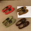 Sapatos Mary Jane femininos vintage em couro genuíno estilo francês, novo modelo verão e outono 2026, sapatilhas confortáveis estilo balé com tira cruzada e sola macia