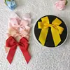 Caja de Regalo Decoración de Fiesta de Regalo Tamaño y Color Personalizables Poliéster Ecológico Cinta de Rowan Lazo Hecho a Mano de 4 Orejas