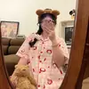 Conjunto de Pijama de Oso Autocrítico con Manzana Rosa a Cuadros de Dibujos Animados Japoneses para Mujer, Manga Corta y Shorts de Verano, Ropa para el Hogar de Dormitorio Estudiantil