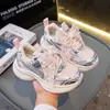 Zapatillas para Niñas 2025 Primavera y Otoño Nuevo Estilo Coreano Lazo de Perlas Zapatos Chunky Malla Infantil Casual para Correr