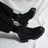 Sapatos Masculinos Primavera Novo Estilo Sapatos de Couro Britânicos Botas Pretas Martin Botas de Motocicleta Zíper Lateral Aumento de Altura Sola Grossa Cano Médio Botas de Trabalho