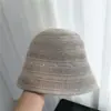 2026 Novo Chapéu de Pescador Fashion com Proteção Solar Estilo Coreano Pérola Vazada Respirável Chapéu Bucket Que Faz o Rosto Parecer Menor e Mais Sofisticado