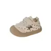 Zapatos para bebé para niños y niñas 2026 primavera y otoño nuevo modelo zapatos para gatear zapatos de bebé florales zapatillas de suela blanda zapatos de lona para niños