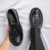 Zapatos Casuales Brogue Tallados de Charol para Hombre Talla Grande Europea y Americana Zapatos de Piel Puntiagudos Dorados Zapatos Slip-On Británicos para Hombre