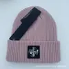 Sombreros de Otoño e Invierno Comercio Electrónico Transfronterizo Sombreros de Punto para Hombres y Mujeres Ropa de Trabajo Casual Europea y Americana Sombreros Cálidos para el Frío Sombreros de Lana Bordados con Letras