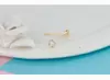 Aretes de personalidad europea y americana para mujer, aretes de moda triangulares, mini circonita, geométricos, pequeños de amor, joyería al por mayor