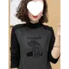 Camiseta básica de cuello semi-alto, nueva moda de invierno, terciopelo alemán de doble cara, bloques de color, versátil, con adornos de pedrería, top de manga larga para mujer