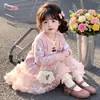 Elegante conjunto de vestido estilo pequeño Chanel para niña para primavera y otoño, modelo nuevo 2026 para bebé, vestido de princesa de malla, súper lindo