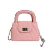 Bolsa Pequena Bordada Acolchoada para Mulheres 2026 Nova Verão Versátil Bolsa Transversal com Corrente Exquisite Super Popular Bolsa Quadrada Pequena de Mão