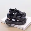 Sandálias infantis meninos 2025 novas sandálias esportivas de verão estilo verão sapatos grandes para meninos estilo fino bebê verão fresco