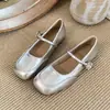 Sapatos Mary Jane femininos 2026 outono novo estilo com saias estilo noite boca rasa mocassins boca rasa sapatos de vovó femininos