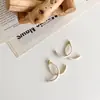 Aretes de plata bañados en oro real con gota de aceite, aretes vintage retro, sensación de lujo ligero de alta gama, al por mayor para mujer
