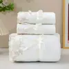 Set de Toallas/Toallas de Baño Extremadamente Absorbente, Grueso, Tamaño Grande, Suave, Adecuado para Hombres, Mujeres, Niños. Toalla de baño con borde de encaje.