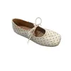 Zapatos de salón poco profundos de punta cuadrada estilo francés para mujer, nuevo modelo de verano 2026, adecuados para combinar con faldas, zapatos Mary Jane vintage, zapatos pequeños de cuero estilo ballet