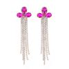 Aretes Largos de Borla de Diamante de Aleación de Cadena de Garra Super Flash Europea y Americana para Mujer, Exagerados, con Temperamento, de Alta Gama para Banquete, Venta al por Mayor