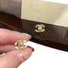 Pendientes de Plata Bañada en Oro Real con Aguja de Plata Incrustada de Circonita Perla Redonda Pendientes para Mujer Lujo Accesible Pendientes de Gama Alta Diseño de Nicho