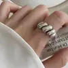 Anillo Retorcido de Sarga Estilo Coreano Vintage para Mujer Simple Estilo Frío Anillo Abierto en el Dedo Diseño de Nicho Anillo de Dedo Old Food