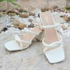 Chinelos Coreanos de Salto Grosso e Bico Quadrado para Mulheres 2024 Verão Novo Estilo Simples Elegante Estilo Pequeno Fragrante Sandálias de Salto Alto