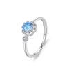 Anillo de plata de ley S925 de lujo ligero, recién llegado, con flor azul marino, diseño de nicho de moda para mujer, anillo de dedo genial.