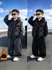 Conjunto de Chaleco de Felpa Plus para Niños Invierno 2026 Nuevo Conjunto de Tres Piezas Grueso Estilo Otoño/Invierno Guapo para Niños Medianos y Mayores Moderno