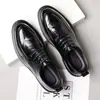 Zapatos de Piel Genuina para Hombre, Estilo Nuevo, Formal de Negocios, Estilo Británico, Brogue Casual, Negro, Zapatos de Boda para Novio para Transmisión en Vivo