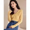 Camiseta base de punto de manga larga estilo francés para mujer, nuevo modelo otoño e invierno 2026, diseño elegante y juvenil, moda de nicho