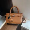 Bolso Rojo con Patrón de Lichi Transfronterizo para Mujer 2026 Nuevo de Moda Retro Bolso para Teléfono Móvil Bolso Cruzado Versátil para Hombro Bolso de Banquete de Boda