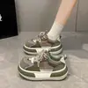 Zapatos deportivos casuales versátiles para personas menudas, zapatos de papá, nuevo estilo de moda 2026 con doble cordón, suela ultragruesa para otoño