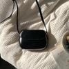 Estilo coreano crossbody bolsa pequena all-match retrô vermelho saco de sela feminino 2024 Novo flip bag cor sólida bonito saco redondo pequeno