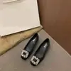 Mocassins Quadrados Versáteis com Strass para Mulheres 2026 Outono Novos Sapatos Rasos de Salto Baixo Sapatos de Salto Baixo Franceses Delicados para Mulheres