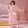 Pijamas de Invierno para Niños Pijamas para Niños Terciopelo de Coral Engrosado Medianos y Grandes Niños Niños Estudiantes de Secundaria Batas de Baño Sacos de Dormir Antipatadas