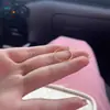 Anillo Parpadeante Sencillo y Elegante, Nuevo Anillo Liso Individual con Textura en Relieve, Suministro para Transmisiones en Vivo y Comercio Exterior