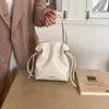 Bolso de Cubo Plegado Único para Mujer, Nuevo Bolso de Hombro de Moda Primavera-Verano 2026 con un Toque de Lujo, Bolso Cruzado