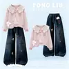 Conjunto de roupa dopamine estilo coreano para meninas, novo conjunto de duas peças para primavera e outono, estilo doce, moletom de manga comprida e jeans Hello Kitty