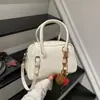 Bolso Pequeño Retro de Alto Valor para Mujer 2026 Otoño Nueva Llegada Bolso Boston de Mano Color Sólido Bolso Cruzado Personalizado Moderno