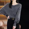 Suéter de tricô feminino novo, de caimento solto, com mangas morcego, para outono e inverno, com design estiloso e gola ombro a ombro moderna