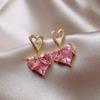 Brincos de Tarraxa Elegantes Estilo Coreano Cravejados com Diamantes Amor Estilo Mori Pequenos Frescos Moda Brincos Versáteis Nicho Luxo Leve Brincos de Alta Qualidade