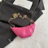 Bolso con Bordado Personalizado en Forma de Cuerno para Mujer 2025 Nuevo Estilo Primavera-Verano Bolso de Hombro Cruzado de Cadena de Moda