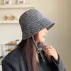 Nuevo sombrero de pescador retro a cuadros con cordón para mujer, moda de otoño e invierno, adelgazante para la cara, sombrero de tela cálida, sombrero tipo cubo casual para exteriores