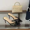 Zapatos de Tacón Alto de Encaje Lujosos Verano 2026 Estilo Nuevo Punta Fina Sexy Abiertos Zapatillas de Tacón de Aguja con Lazo Bordado