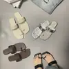 Sandálias rasteirinhas de encaixe de alta qualidade para uso externo no verão para mulheres 2026 Sandálias slide de salto baixo estilo resort francês