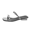 Elegantes y Hermosas Sandalias de Verano Estilo Francés para Mujer, Moda de Alta Gama para Uso al Aire Libre, Nuevo Modelo 2026, Chanclas Planas Plateadas para Salir