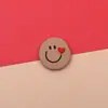 Venta al por mayor de fábrica, accesorios de joyería de resina con cara sonriente y corazón, pasador de pelo de dibujos animados, parche, decoración de caja de almacenamiento para tazas