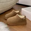 Sandálias Birkenstock Grossas com Forro de Lã e Solado Espesso Estilo Coreano para Mulheres, Novo Estilo Inverno 2026, Cano Baixo, Calor do Nordeste, Sapatos Grandes de Algodão Parecendo Pão