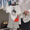 2026 Nuevo Estilo de Verano Conjunto de Camiseta de Manga Corta de Gatita Kt para Niñas, Pantalones Largos Acampanados Rayados Populares, Conjunto de Dos Piezas Súper Lindo