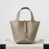 Bolso cesta de cuero de vaca de plena flor TC 100% para mujer, bolso cubo, bolso de mano de cuero genuino con hebilla plateada