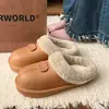 Pantuflas de algodón impermeables para hombre, estilo pareja de dibujos animados, antideslizantes, forradas de felpa, engrosadas para abrigar, con talón cerrado, aptas para hombres y mujeres, y se pueden usar en exteriores.