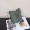 Bolso cruzado de cuero genuino para mujer, piel de vaca de capa superior TOGO, bolso tipo cubo versátil para el día a día, bolso de hombro cruzado de gran capacidad a la moda para mujer